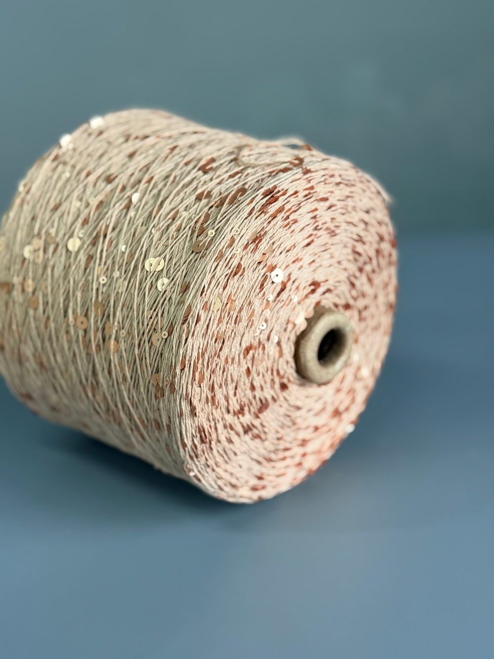 Пряжа Glam Shine пайетки 6+3 мм (052/холодный беж, матовые пайетки), 250м/100гр