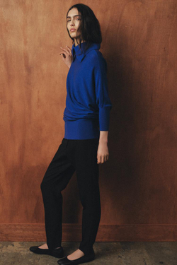 ZARA ДЛИННЫЙ СВИТЕР С РУКАВАМИ «ЛЕТУЧАЯ МЫШЬ», ЯРКО-СИНИЙ