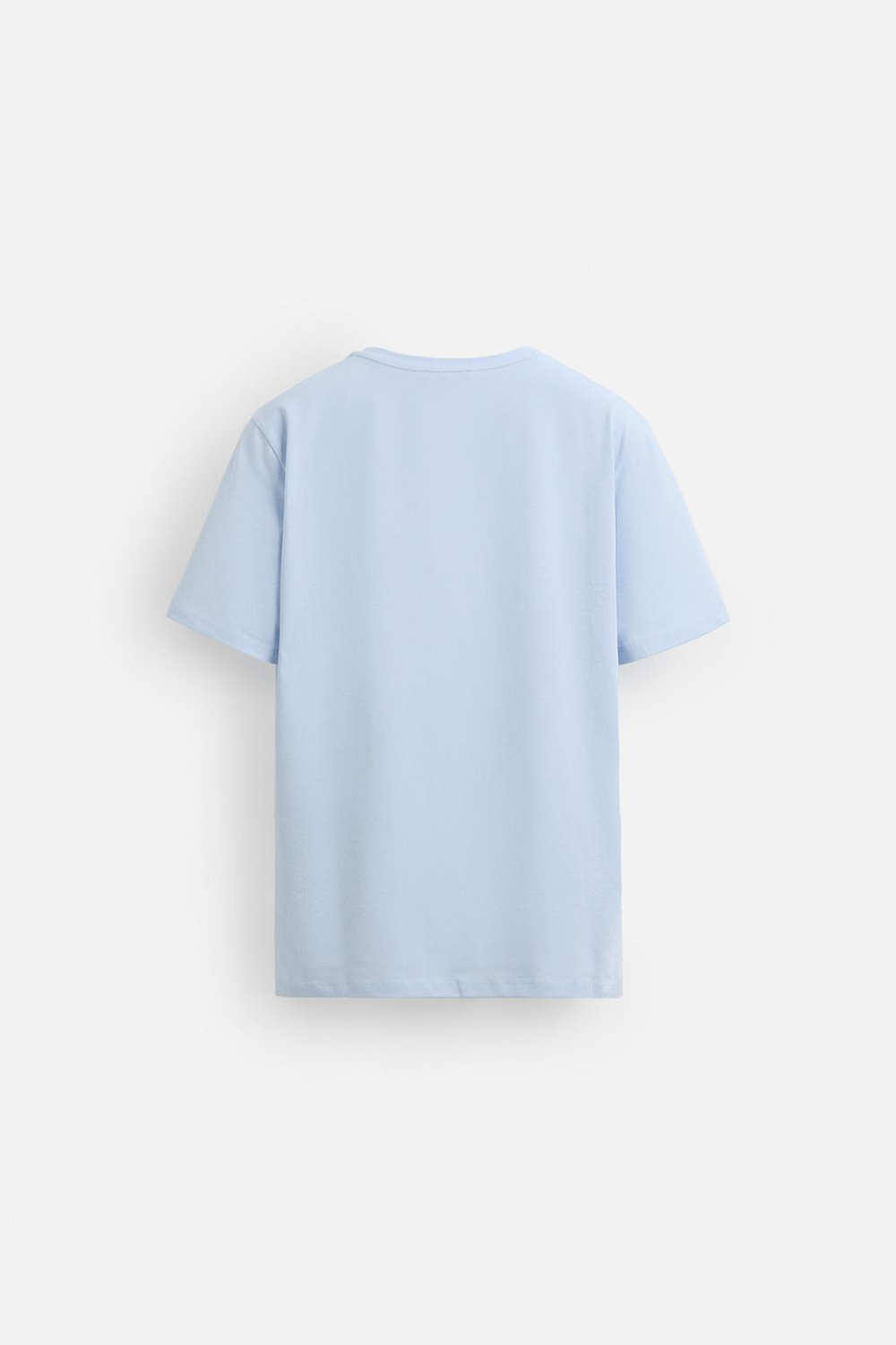 Базовая футболка slim fit