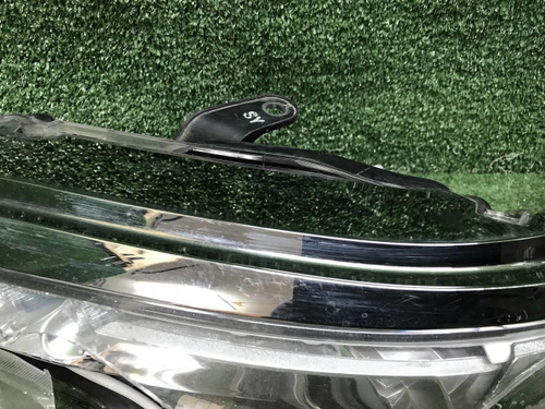Битая Фара левая Toyota Fortuner 2 (2015-2020) LED