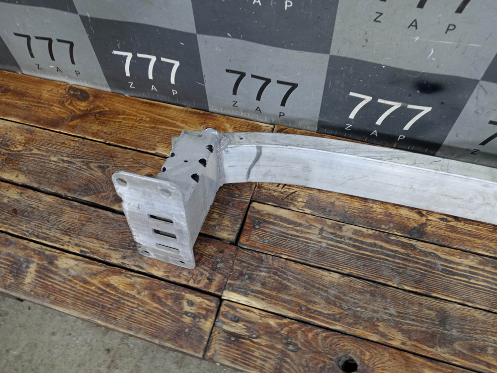 Усилитель переднего бампера Omoda C5 22-нв Б/У Оригинал 501004537AA