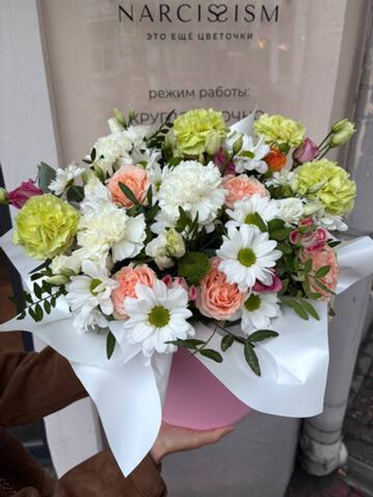 Шляпная коробка с кустовой розой