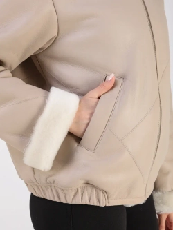 Дубленка зимняя натуральная куртка короткая с капюшоном