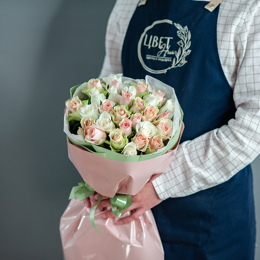 Нежный микс кенийской розы 40 см