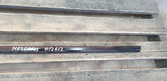 Молдинг двери задней левой Mercedes C (W205) 14-23 Б/У Оригинал A2057303501