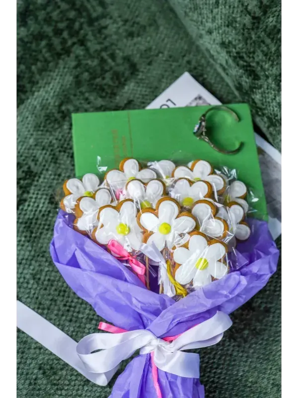 Имбирные пряники ромашки на палочке, 17 шт.