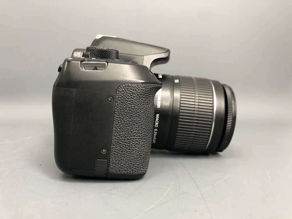 Canon 1300D + 18-55mm 3.5-5.6 IS II 61.000 кадров
