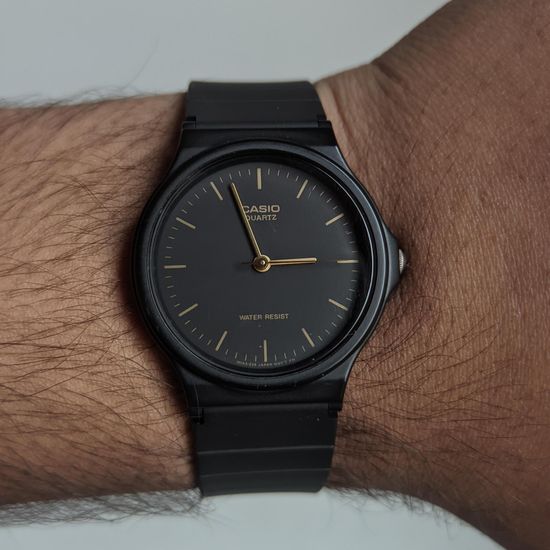 Наручные часы Casio MQ-24-1ELDF