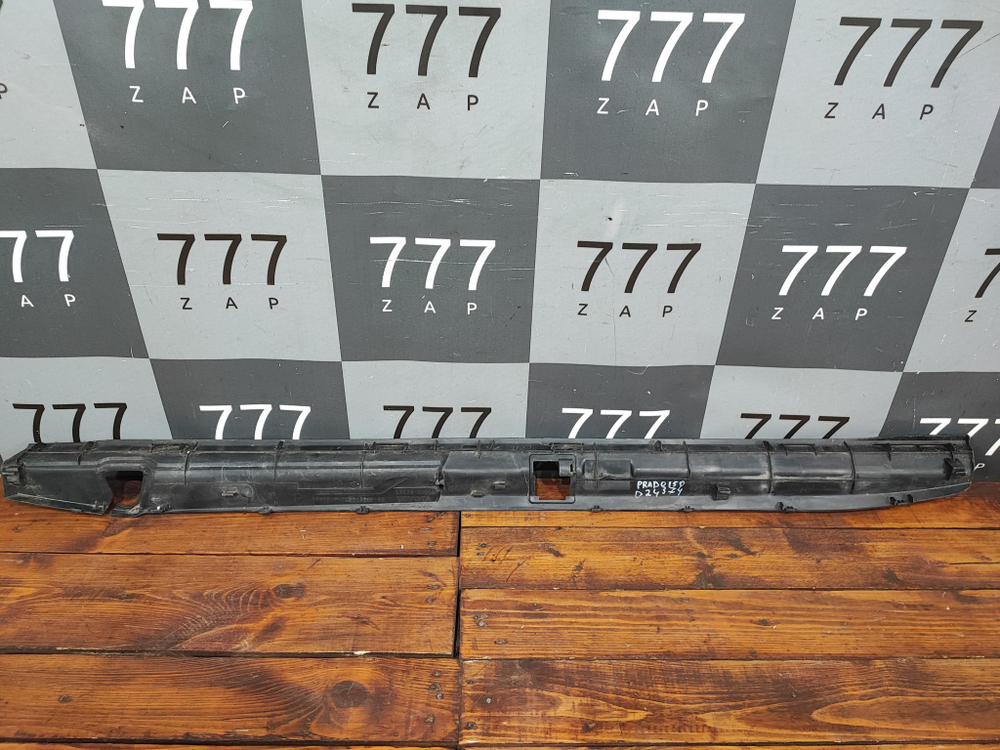 Накладка бампера заднего Land Cruiser Prado 150 Б/У Оригинал 5217960050