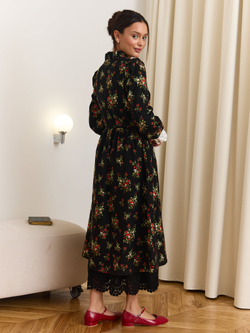 Платье с воротником стойкой