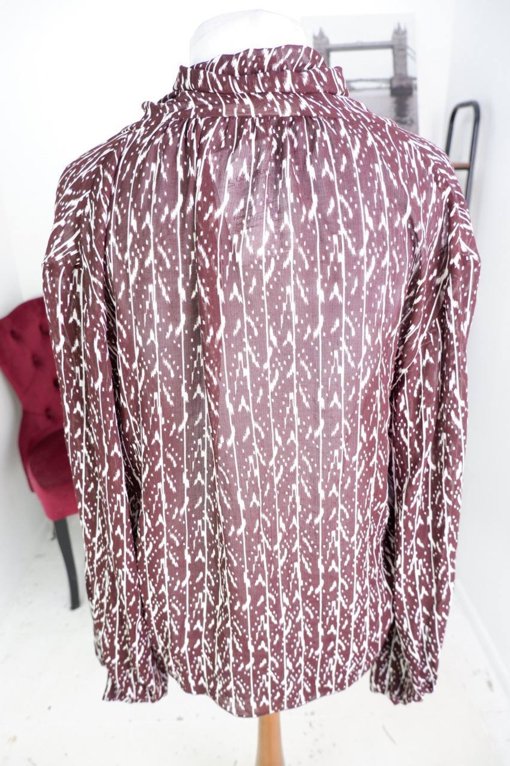 Блузка приятного оттенка, маркировка S, визуально на 44 размер