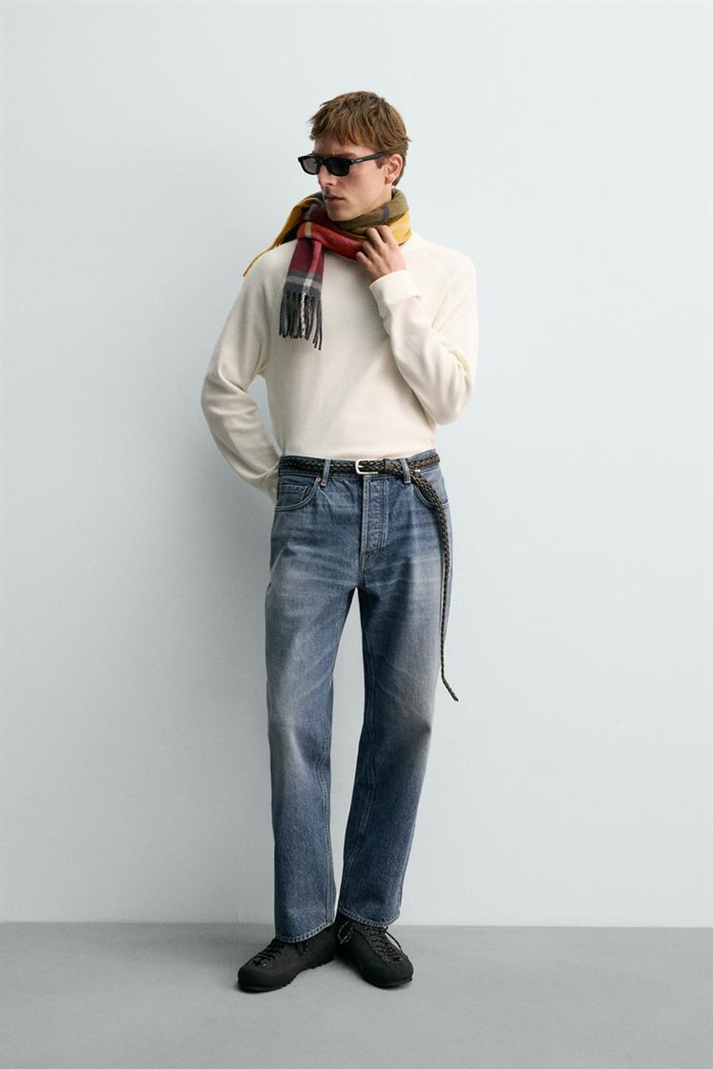 ZARA Х AARON LEVINE ФУТБОЛКА С ВАФЕЛЬНОЙ СТРУКТУРОЙ, ЭКРЮ