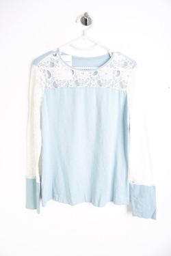 Блузка с кружевной вставкой, визуально на 46 размер