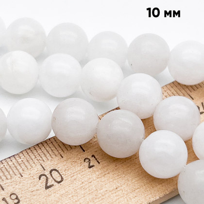Кварц белый бусины, диаметр около 10-10,3 мм, цена за 18-19 шт (1/2 нити)