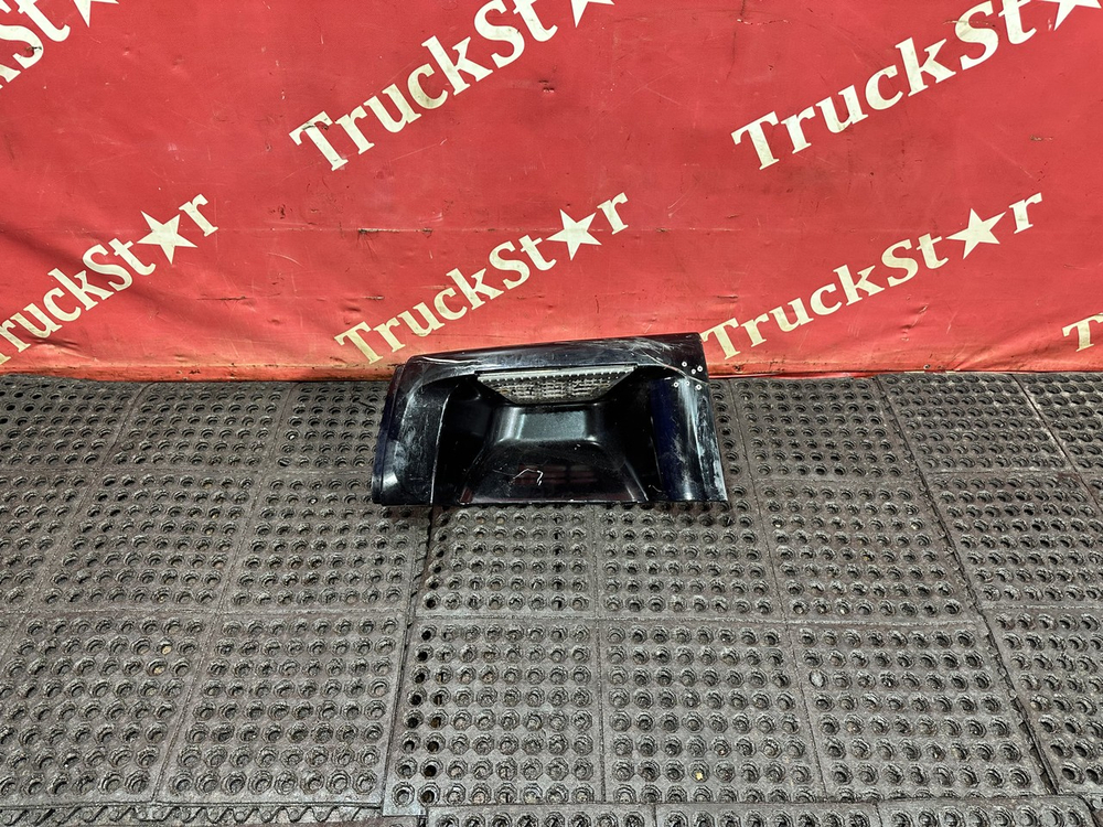 Корпус подножки правый