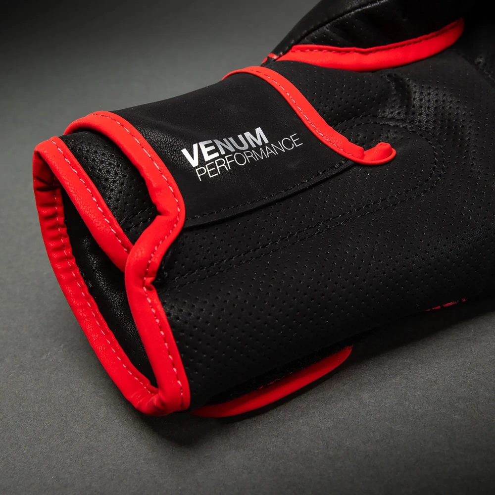 Боксёрские перчатки Venum Matupa Boxing black/red/silver