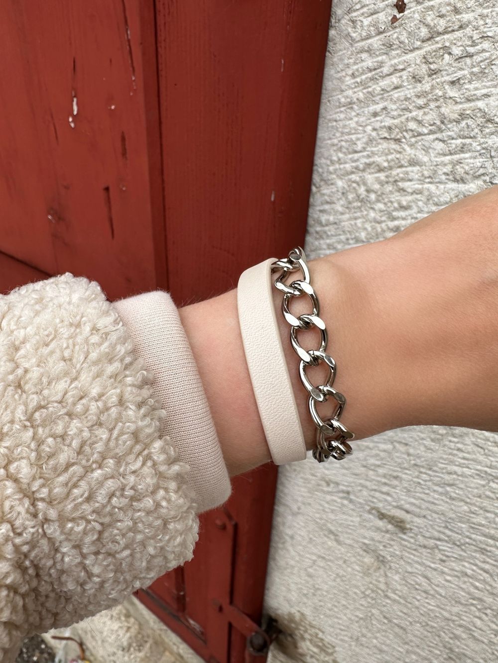 MISTRESS БРАСЛЕТ 01 MILK