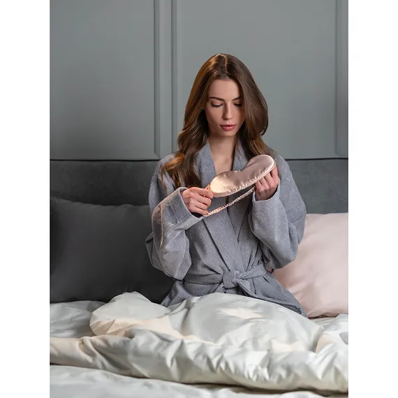 Маска для сна из натурального шелка цвета пыльной розы из коллекции essential