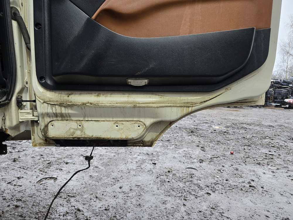 Дверь правая в сборе 2023г.