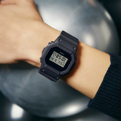 Часы Casio DWE-5657RE-1ER