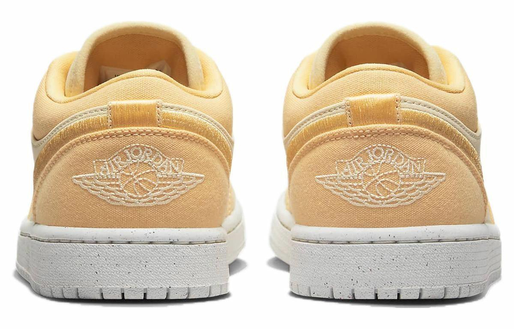 Кроссовки Jordan Air Jordan 1 Low Se "Canvas" (Женская размерная сетка)