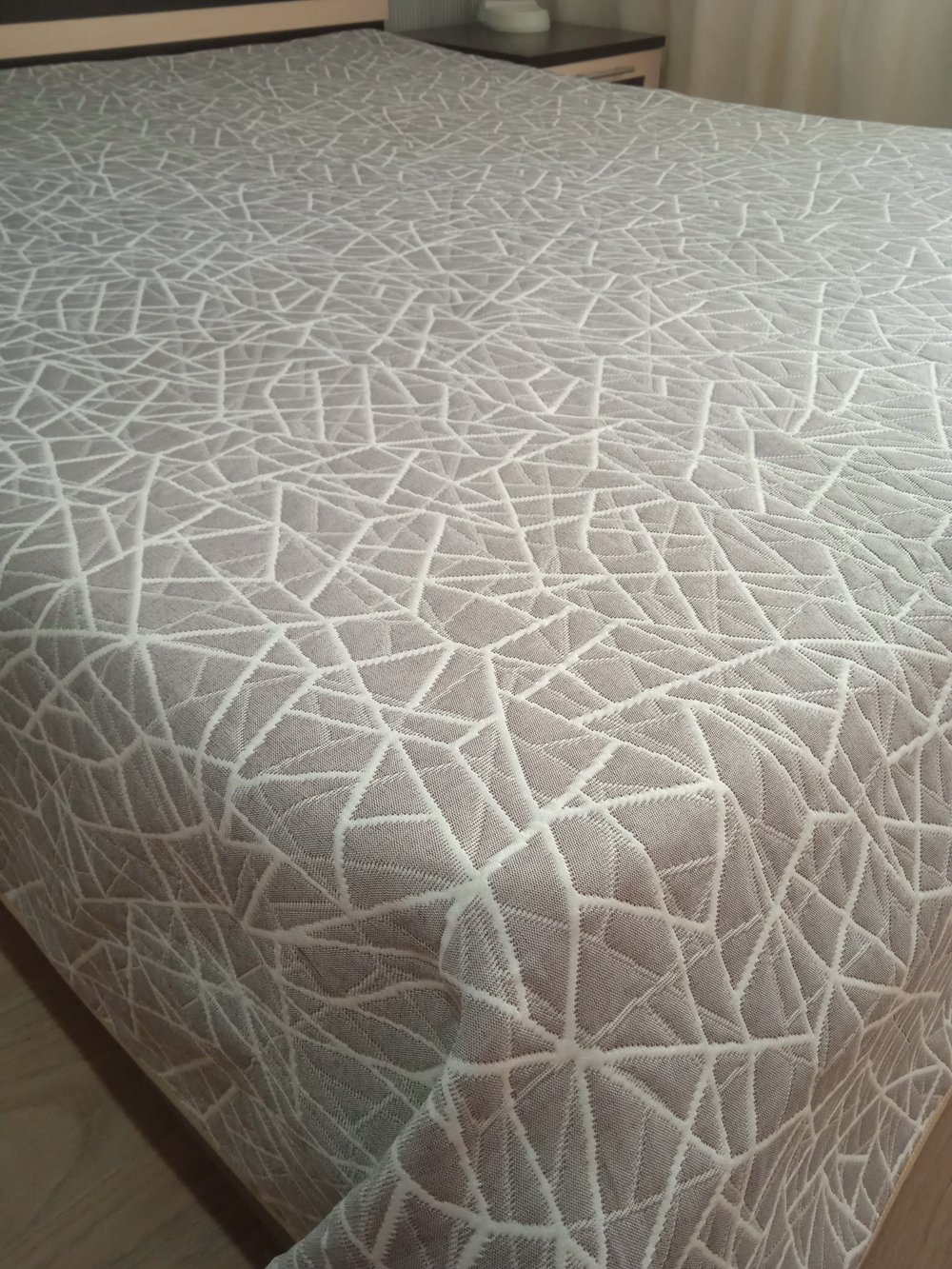 Покрывало жаккардовое двухстороннее Нежность 300-17 серый 2.0 (180х200)