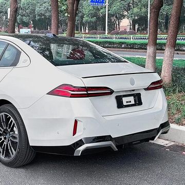 Спойлер M5 BMW 5-series G60 G68 i5 525 530 чёрный глянец