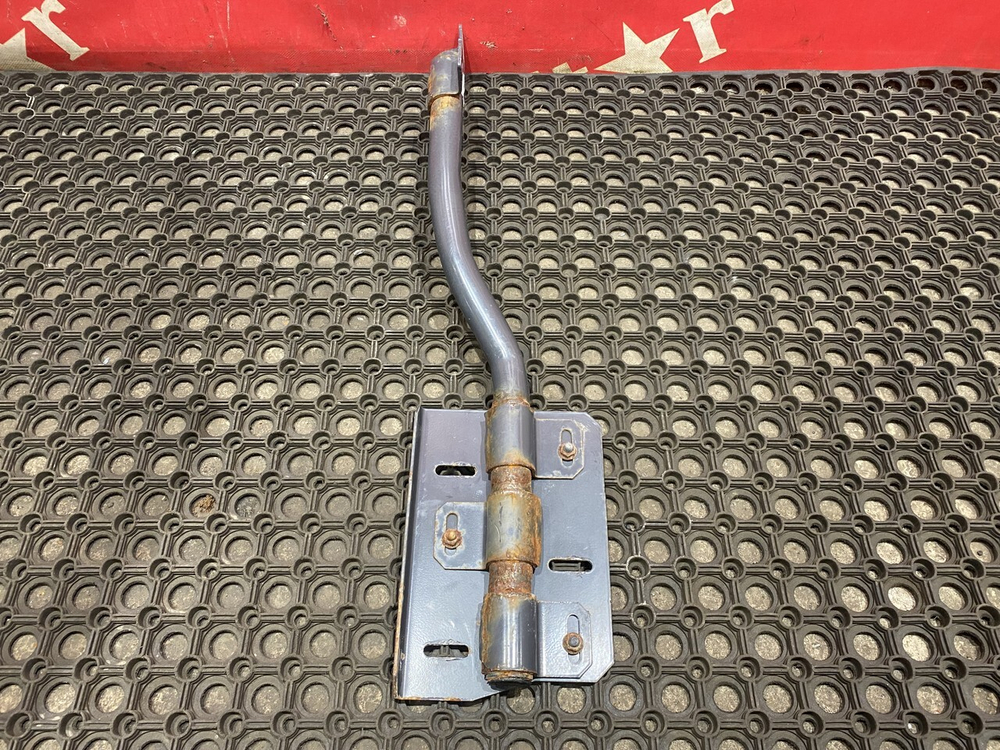 Кронштейн патрубка воздушного фильтра 2018г