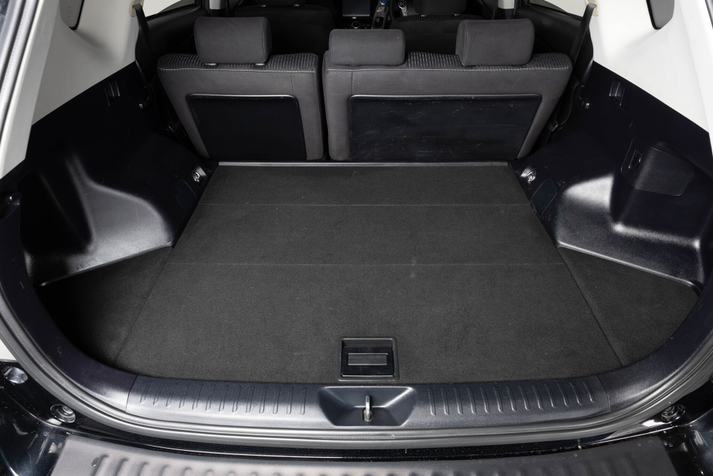 Toyota Prius Alpha, 2016 год