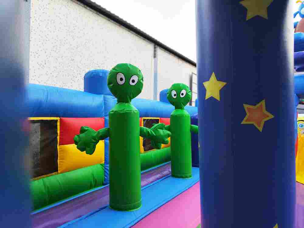 Коммерческий батут "Космические зверята" 12*6*6 м