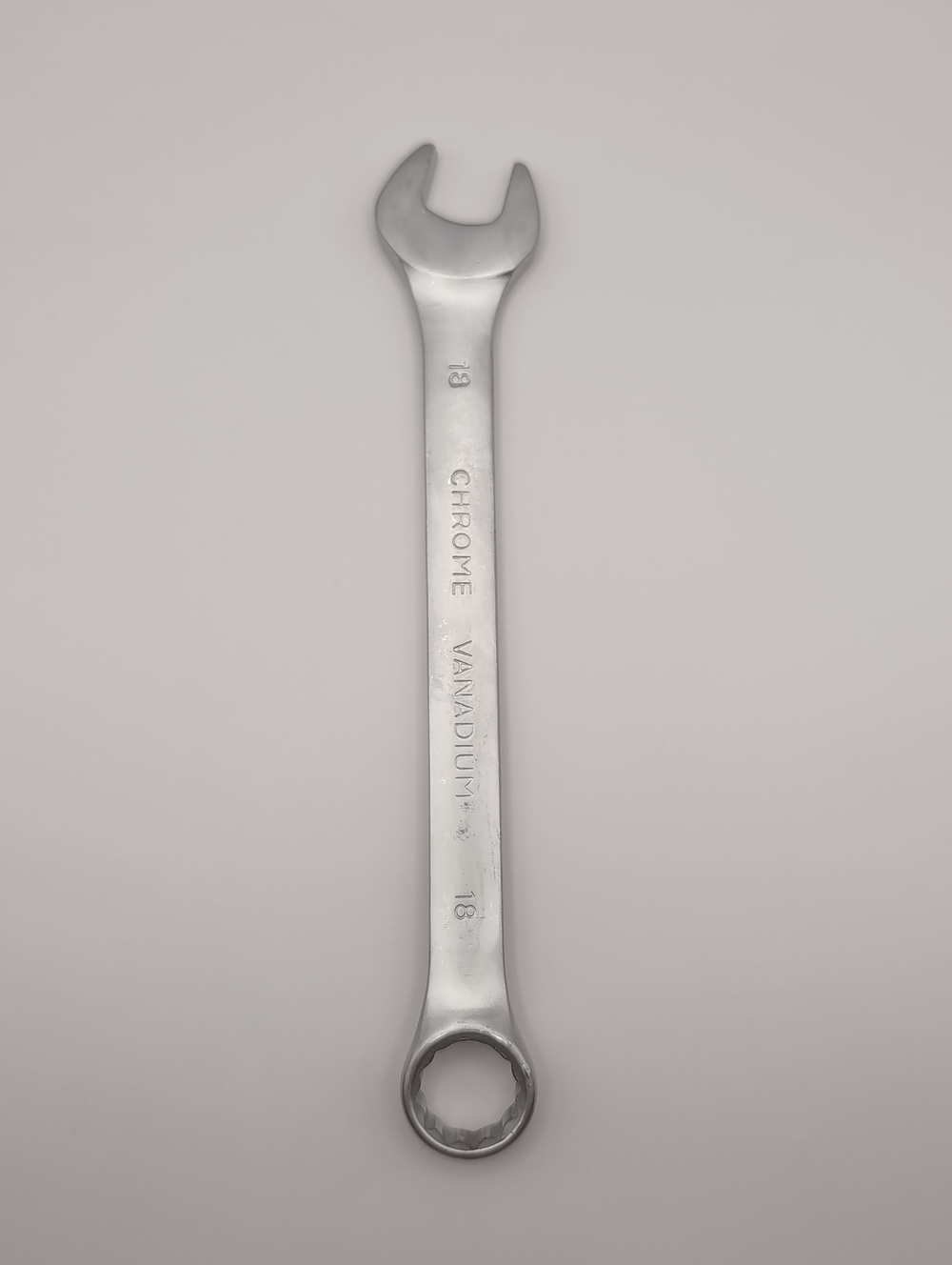 Ключ комбинированный на 18мм