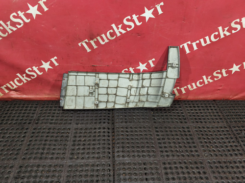 Спойлер кабины боковой верхний правый 2024г