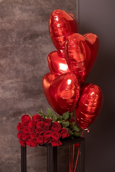 СЕТ 2 «Красные розы премиум сорта и связка шаров в форме сердца