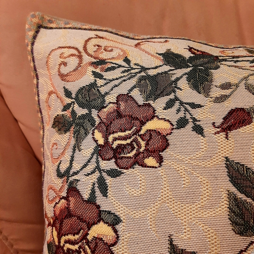 Декоративный гобеленовый чехол для интерьерной подушки Плетистая роза 47х47