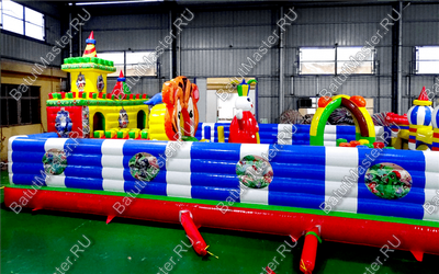 Коммерческий надувной батут "Сказочный замок", размер 11*7*5 м.