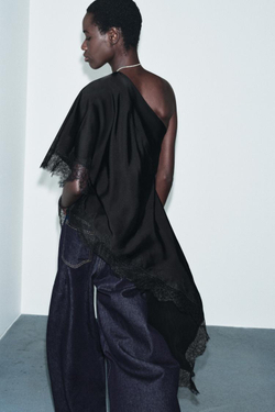 ZARA АСИММЕТРИЧНЫЙ ТОП С КРУЖЕВОМ — ZW COLLECTION, ЧЕРНЫЙ