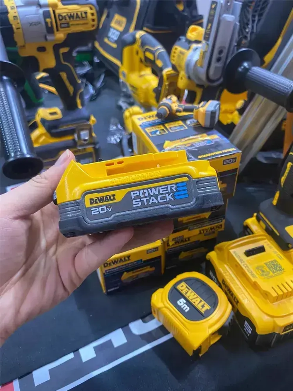 DEWALT DCBP034 20 В 1,7 Ач MAX XR POWERSTACK Компактный литий-ионный аккумулятор с длительным сроком службы, перезаряжаемые насадки для электроинструментов