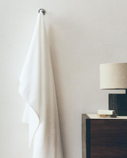 Zara Home - Ребристое полотенце для ванной с текстурой, белый, 30х50 см