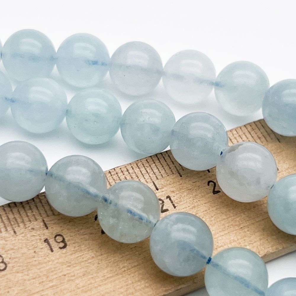 Аквамарин бусины, диаметр около 9,8-10,1 мм, цена за 9 шт (1/4 нити)