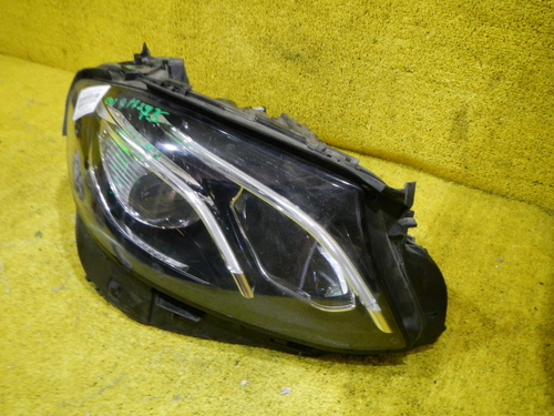 Битая Фара правая Mercedes E W213 (2016-2021) LED