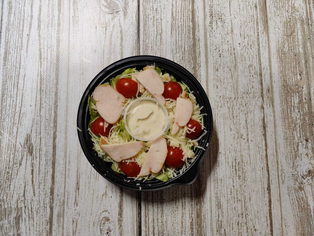 Салат «Цезарь» с курицей банкетный 260гр.