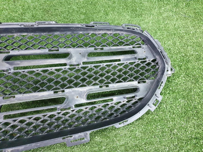 Решетка радиатора Mercedes E W213 (2020-2023)