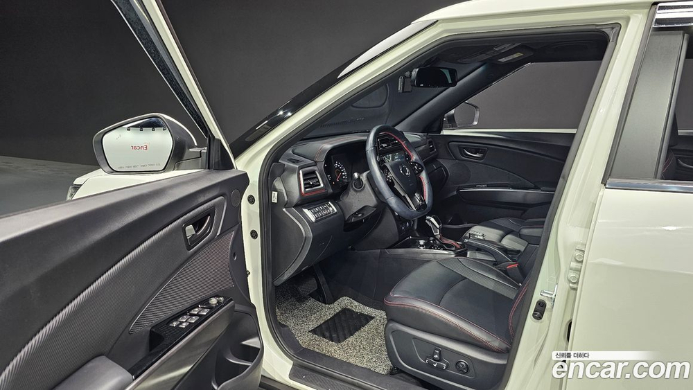 KG Mobility (Ssangyong) Very New Tivoli Бензин 1.5 2WD (08.2020)