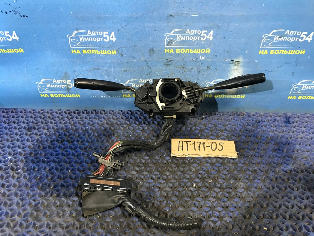 Переключатель подрулевой TOYOTA CARINA 1990