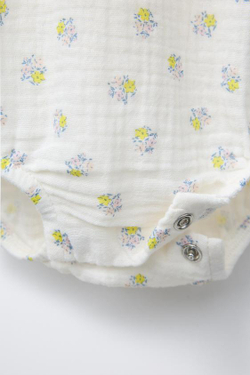 ZARA КОМБИНЕЗОН С ЦВЕТОЧНЫМ ПРИНТОМ, ЖЕЛТОВАТО-БЕЛЫЙ