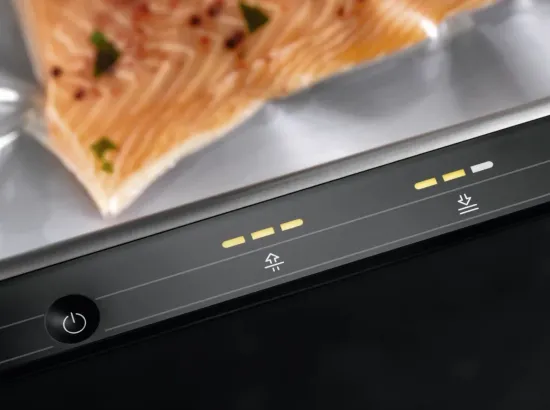 Вакуумный упаковщик Miele EVS7010 OBSW черный