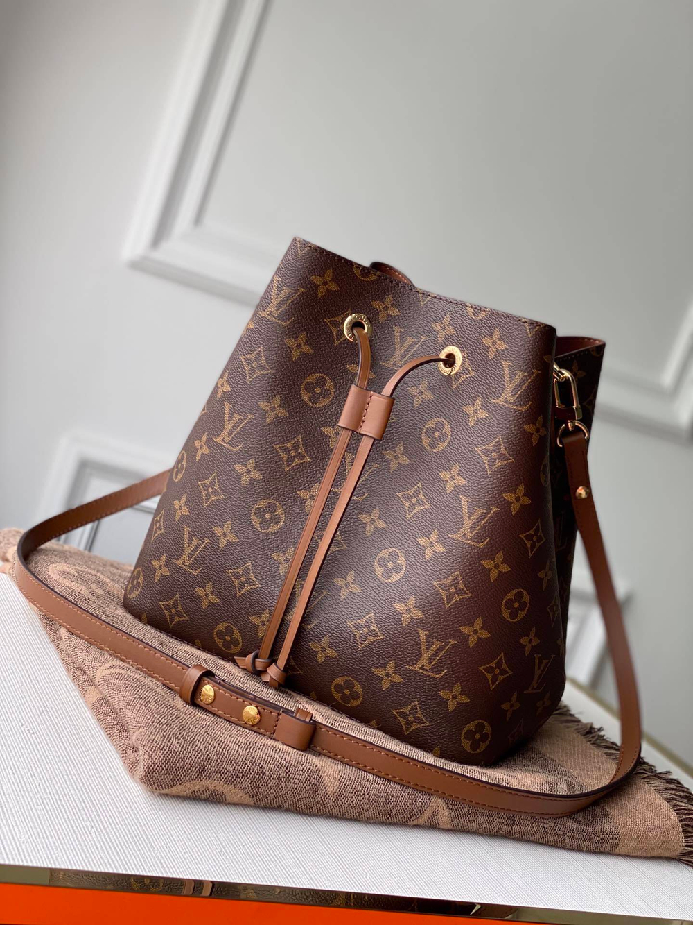 Louis Vuitton NeoNoe MM
