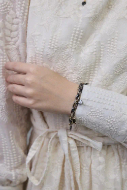 Браслет "Амора" из гематита с черным цирконом, оттенок золото