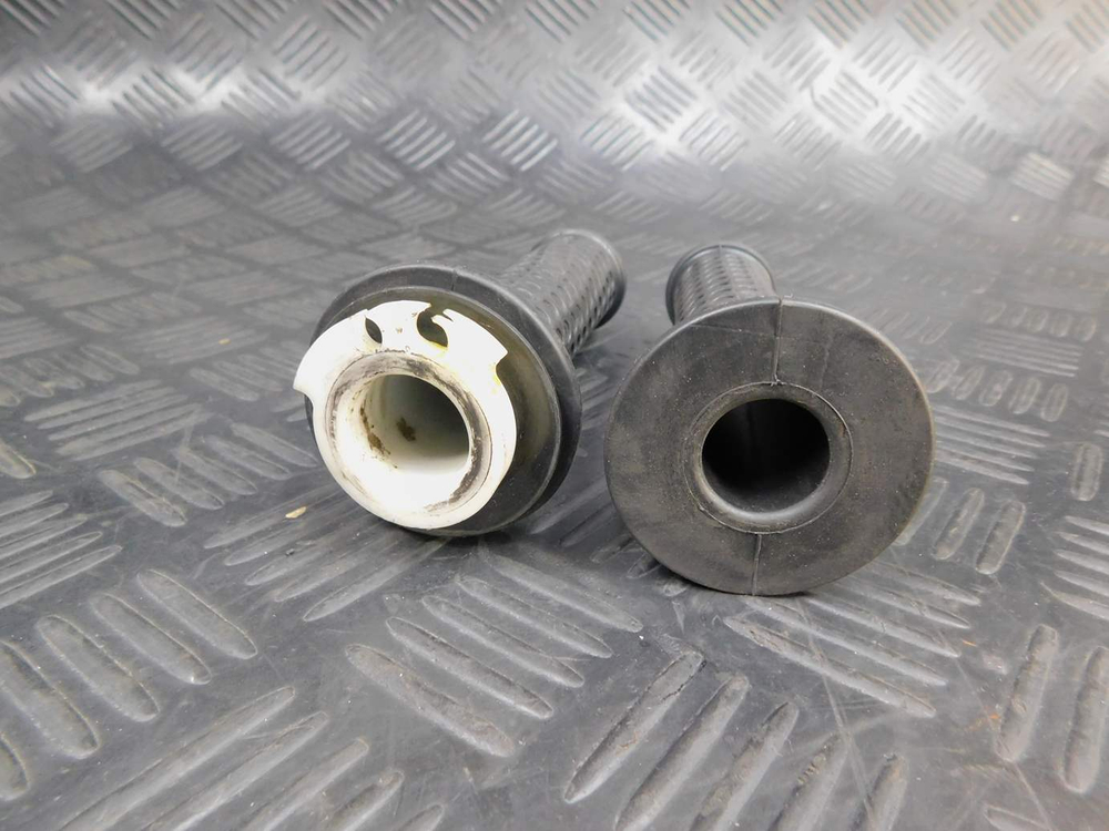 Ручка газа с грипсами Yamaha TDM850 RN03J 2001