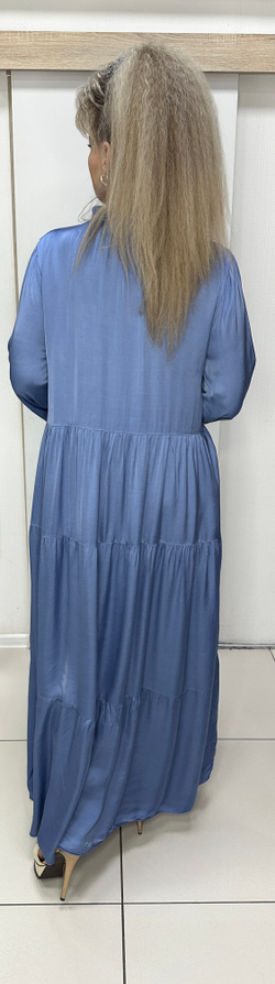 Длинное, ярусное платье в джинсовом цвете